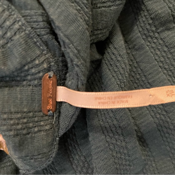 Free People turtle neck with tie - Picture 5 of 5